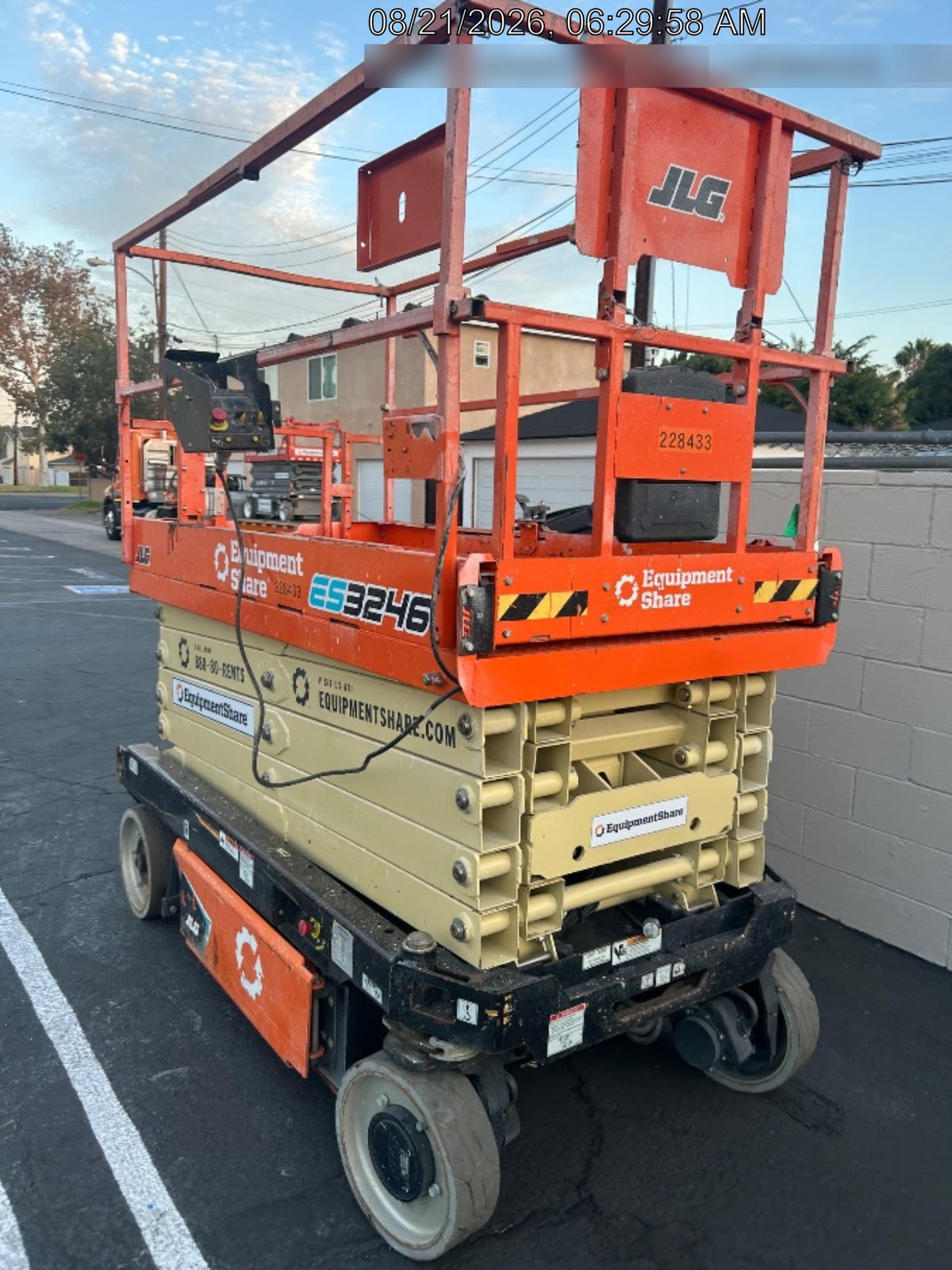 2022 JLG ES3246