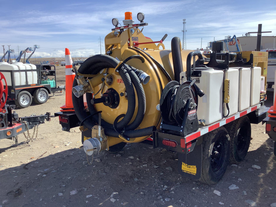 2020 Vac-Tron LP573XDT Tier 4 Kohler Diesel Engine, 500 Gallon Debris Tank w/ Hydraulic Tilt, two (2) 100 Gallon Water Tanks, Low Profile Torsion Axles (12,000 GVWR), Manual Jack Trailer