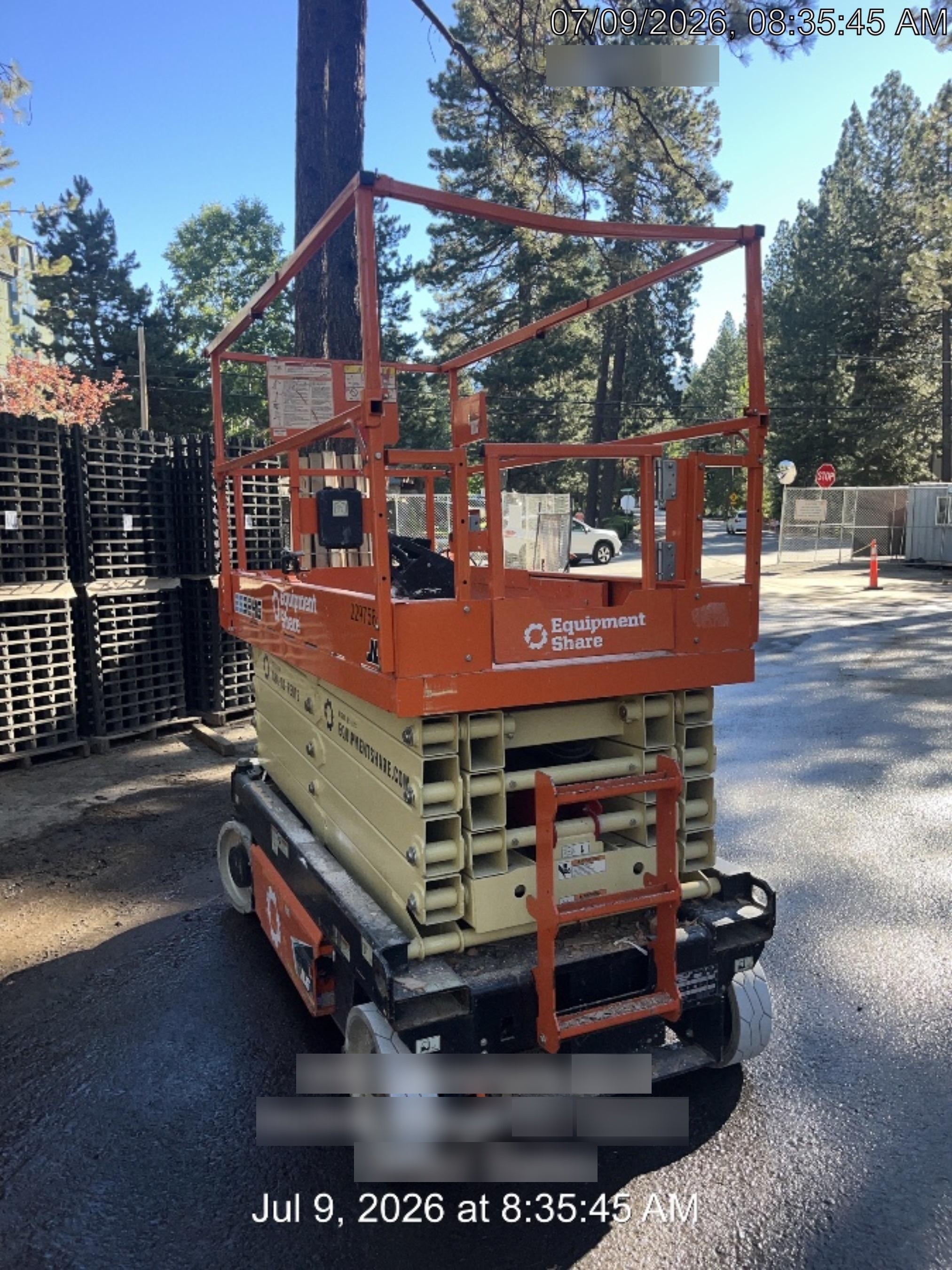 2022 JLG ES3246