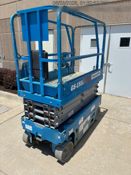 2019 Genie GS-1930 Fixed rails with chain Entry