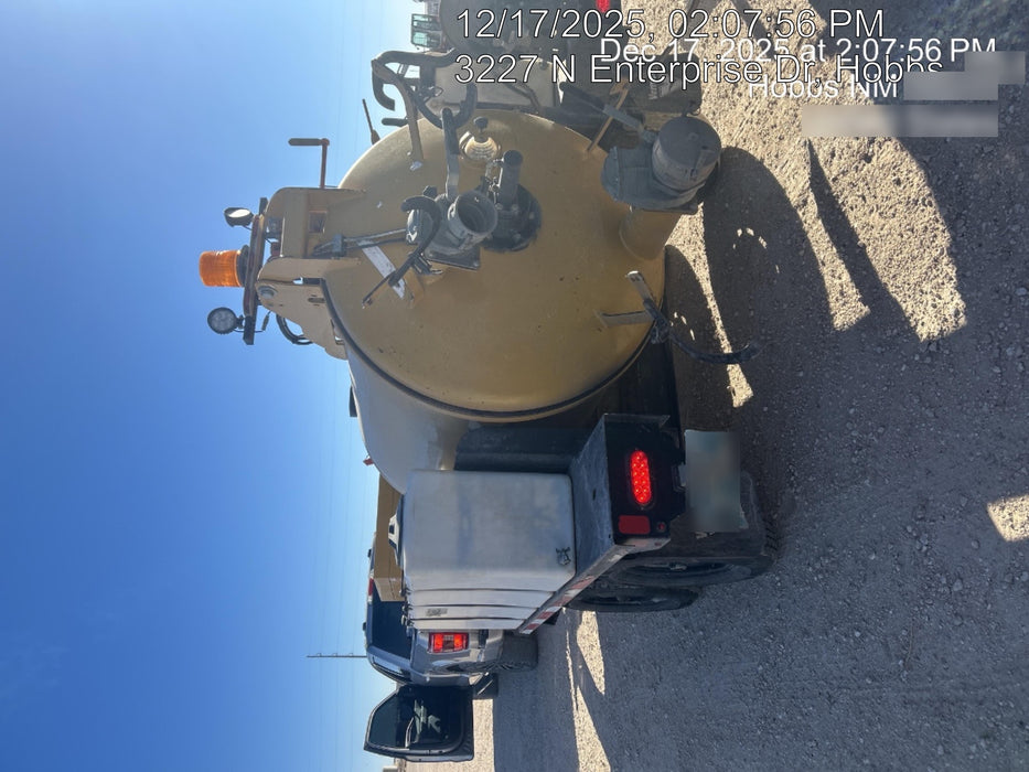 2022 VAC-TRON LP573XDT