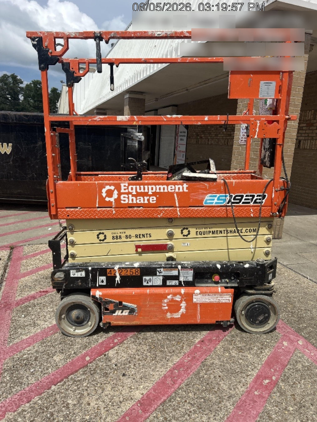 2024 JLG ES1932