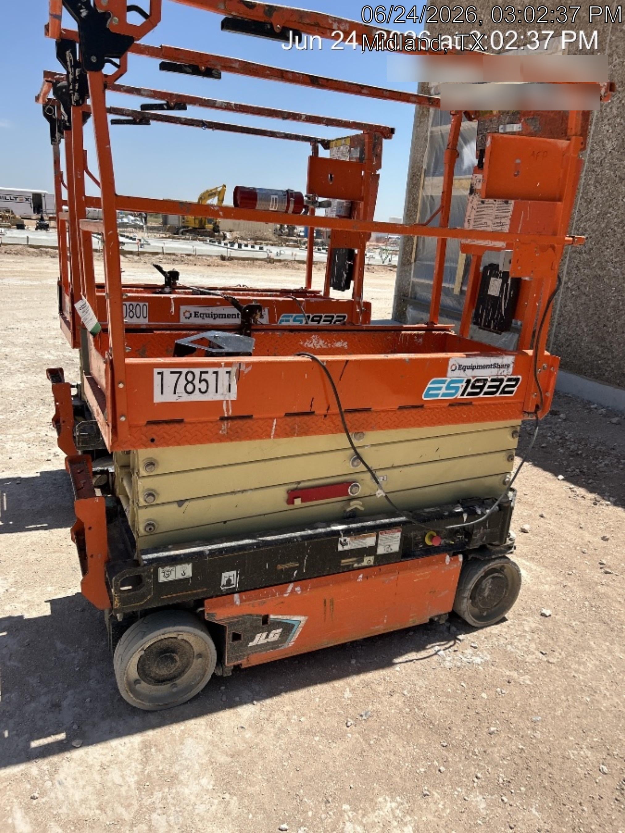2021 JLG ES1932