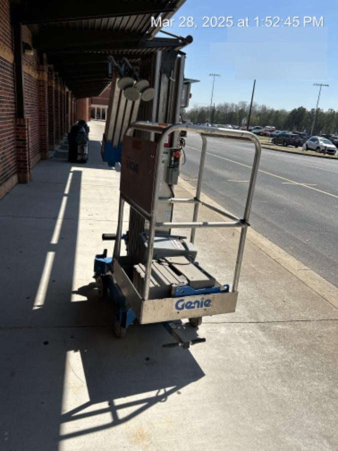 2019 GENIE AWP-30S