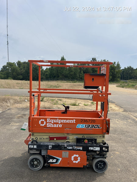 2022 JLG ES1330L