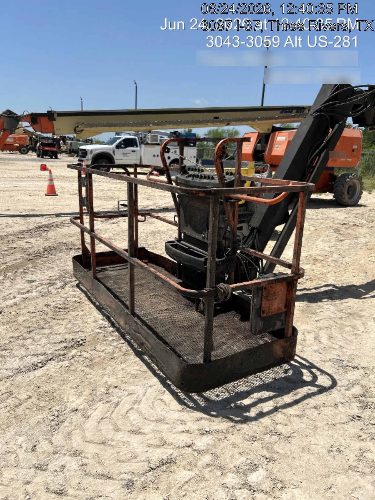 2023 JLG 860SJ