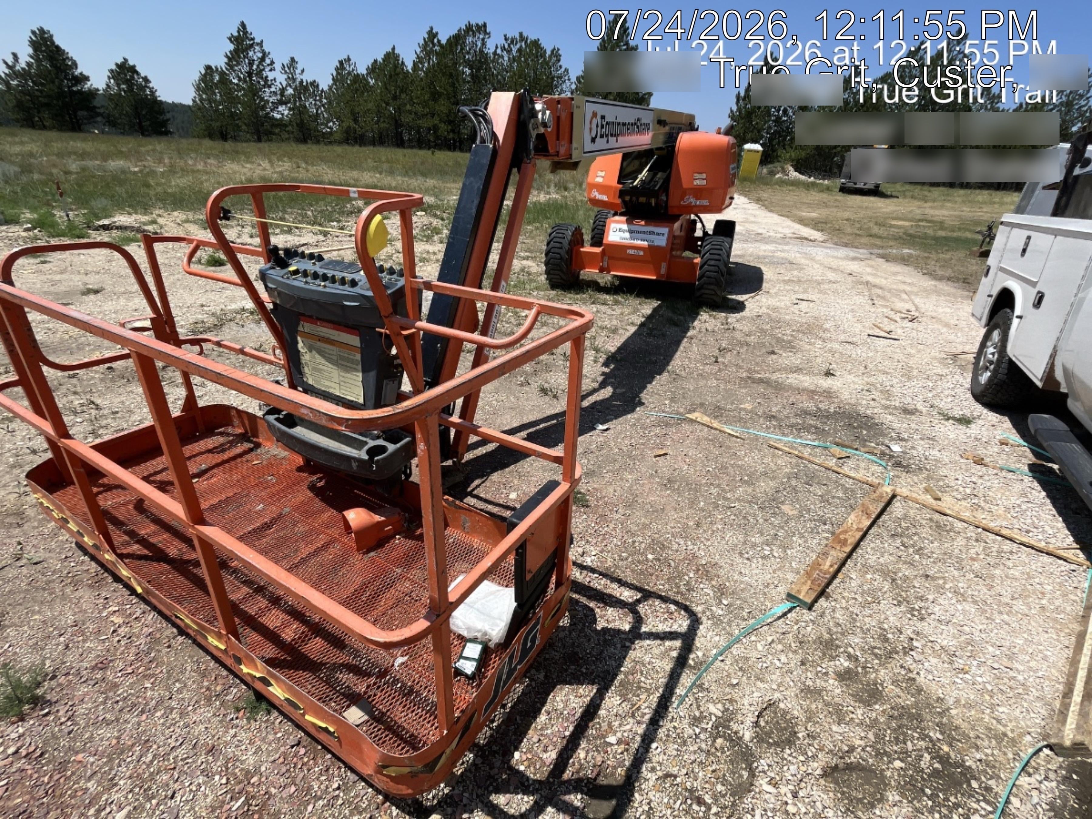 2022 JLG 660SJ