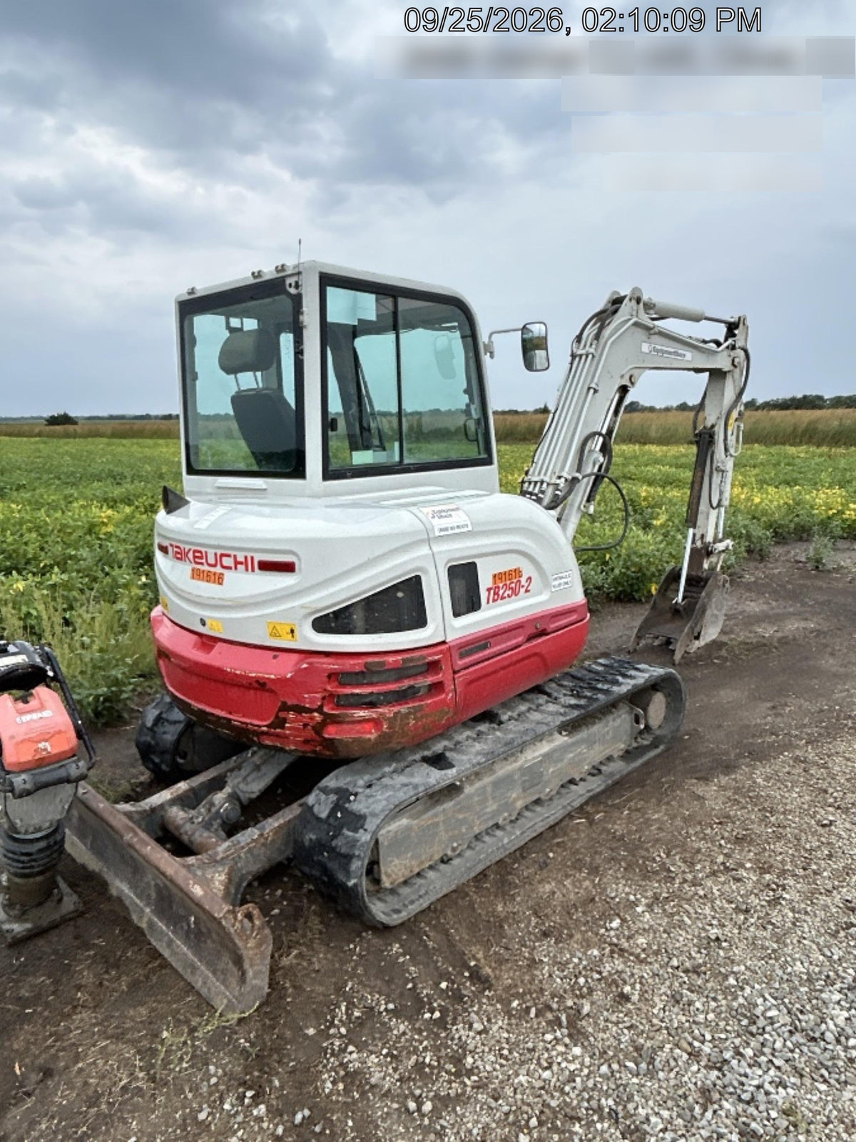 2021 TAKEUCHI TB250-2C