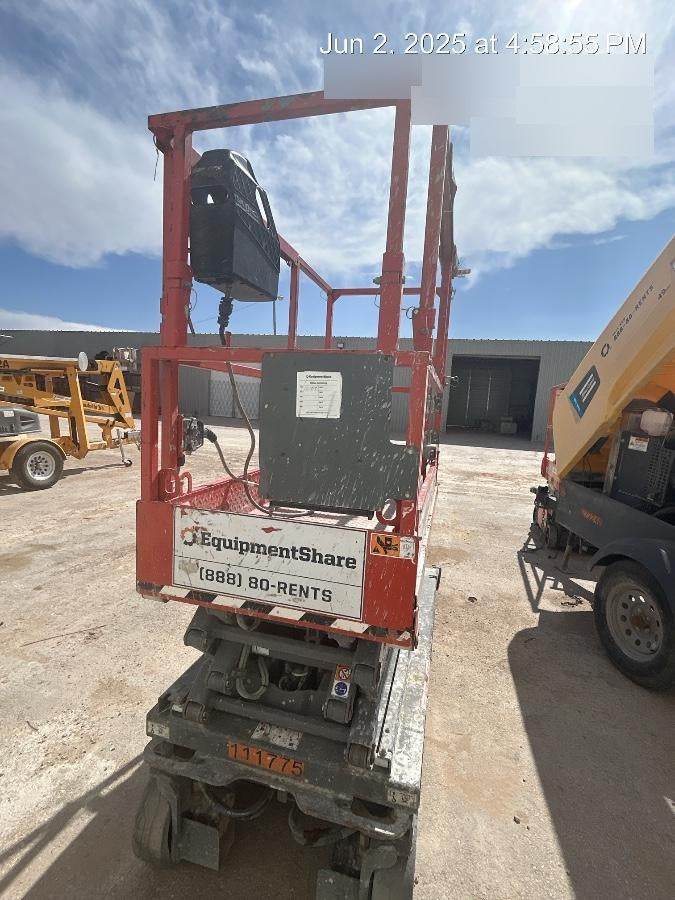 2020 Skyjack SJIII-3219 Solid NM Tires, Half height spring hinged entry gate, Dual Beacons, 800W Inverter