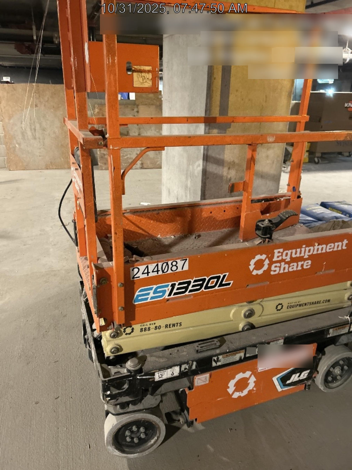 2022 JLG ES1330L