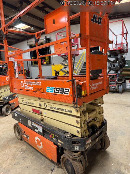 2022 JLG ES1932