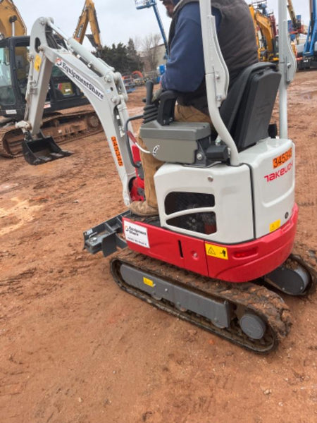 2023 TAKEUCHI TB210R