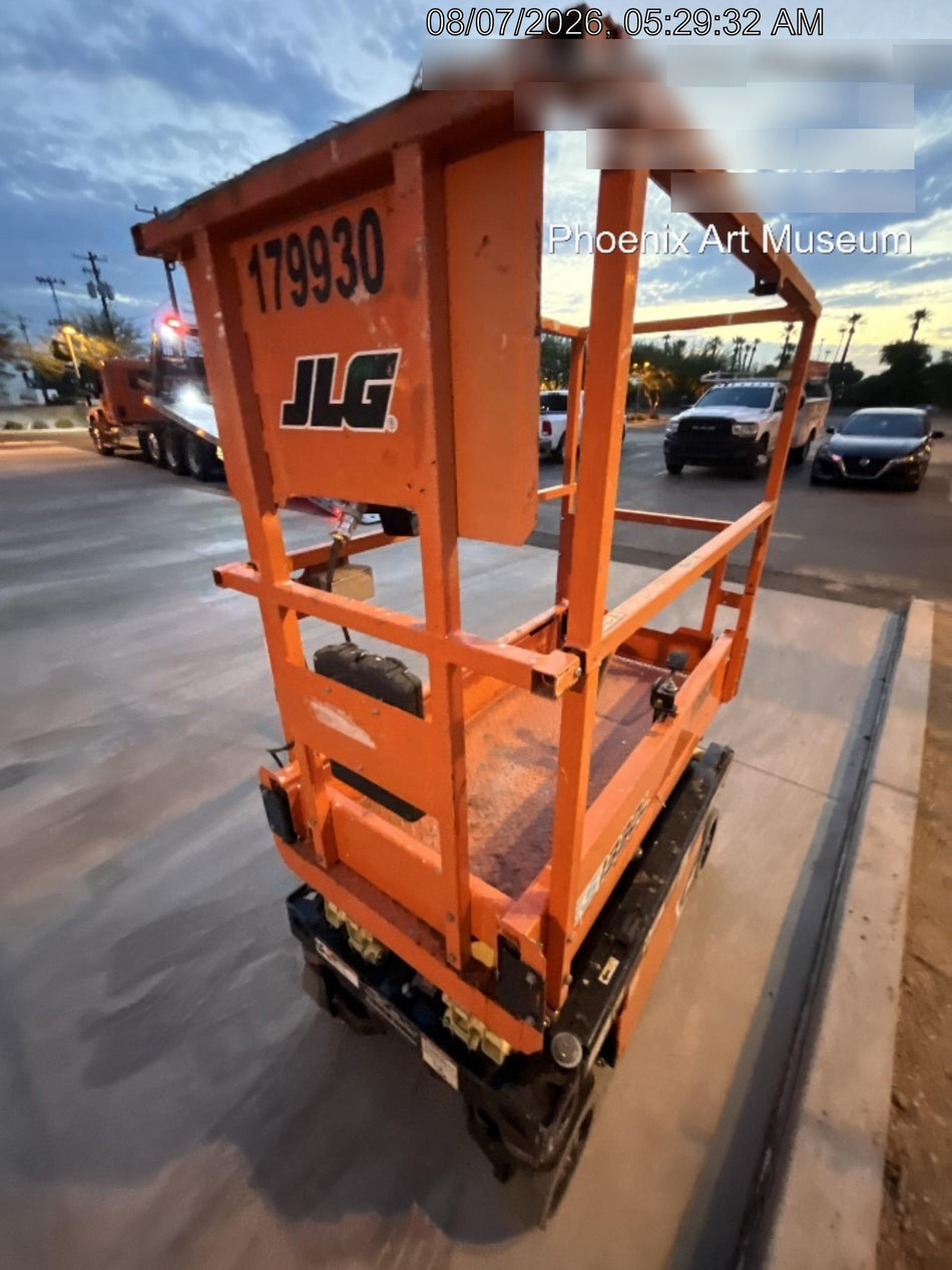 2021 JLG ES1330L