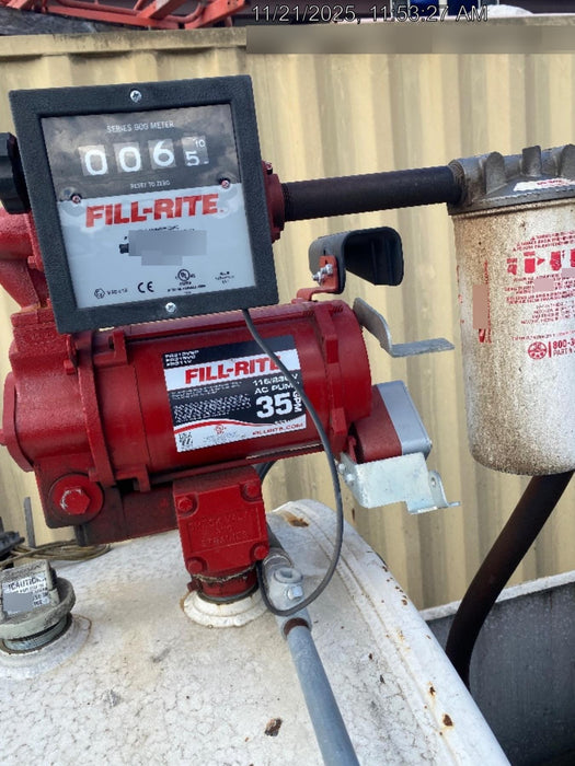 2019 Takeuchi TL8 Cab, Heat/AC, Defroster, 15" Wide Rubber Tracks, Back-up Alarm, Front & Rear Working Lights, Auxiliary Hydraulics, Two-Speed Travel, Electronic Monitoring System, Hydraulic Universal Quick Hitch 76" HD Dirt Bucket with 8 Teeth, 20.3 cubic feet Capacity