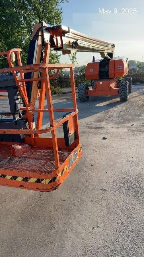 2022 JLG 860SJ