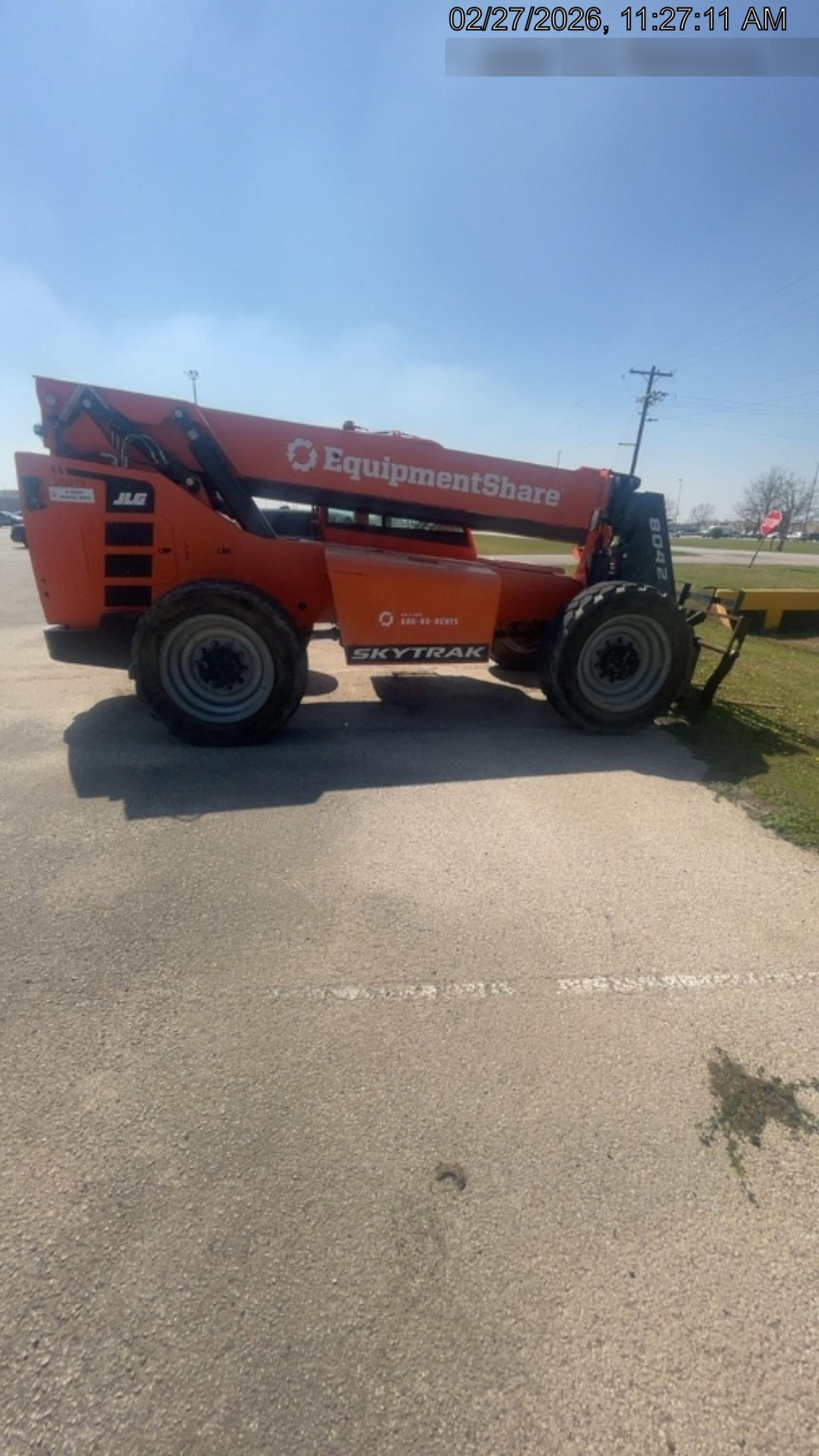 2023 SKYTRAK 8042