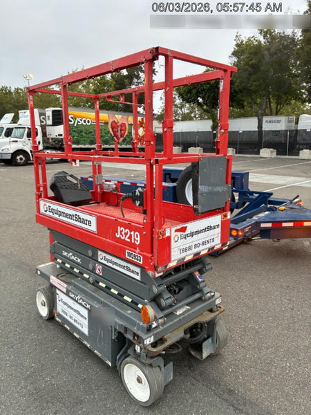 2020 Skyjack SJIII-3219 Solid NM Tires, Half height spring hinged entry gate, Dual Beacons, 800W Inverter