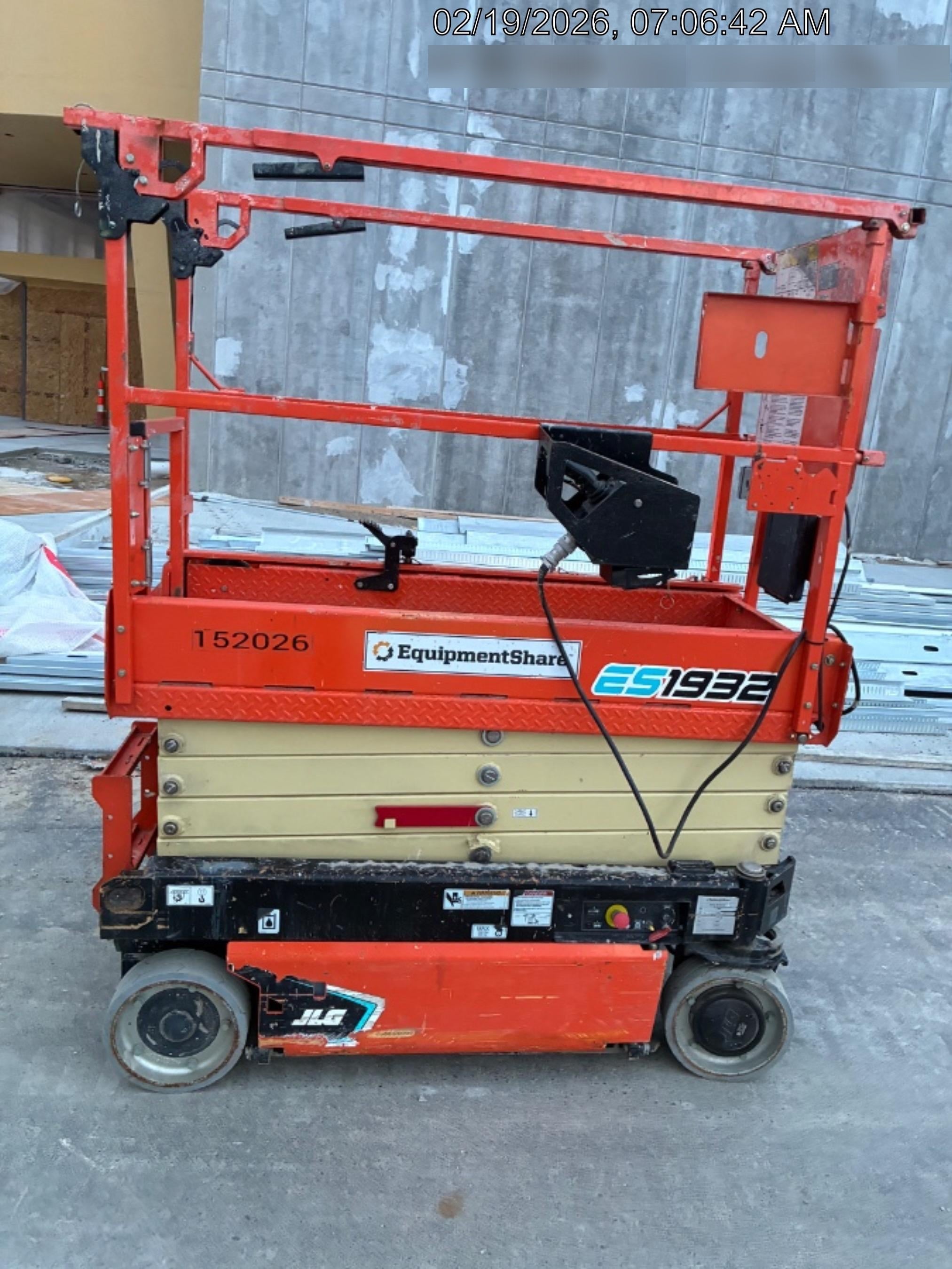 2021 JLG ES1932