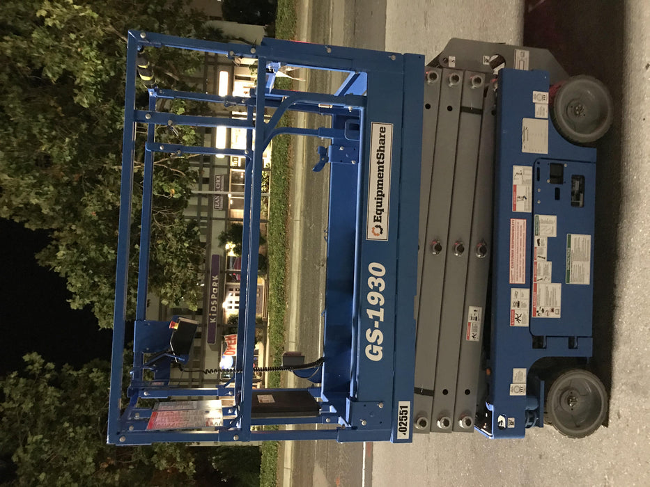 2020 Genie GS-1930 Solid Non Marking Tires, Beacon, Folding rails with half height swing gate, 800W Inverter