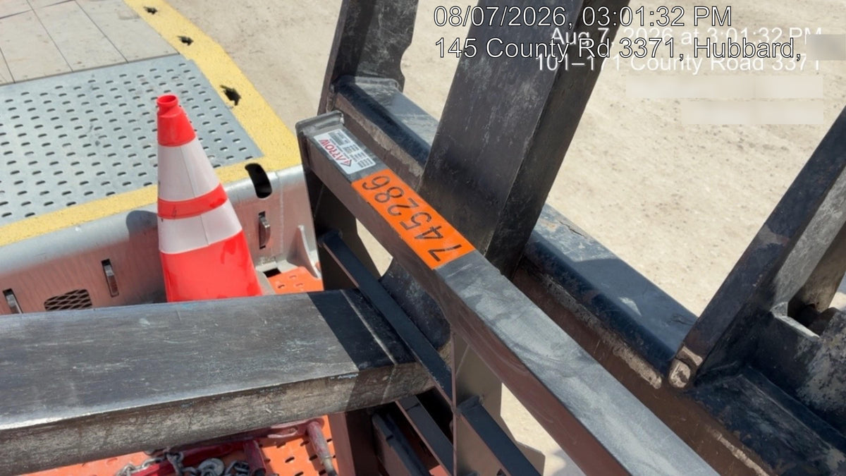 2026 ARROW MATERIAL HANDLING 48" Pallet Forks - Arrow