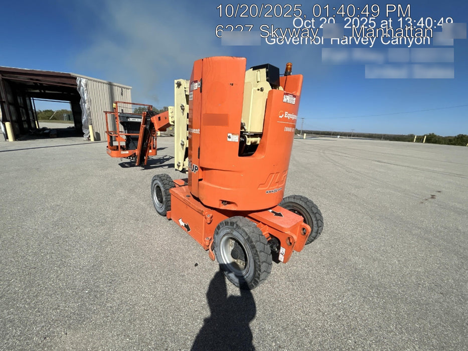 2019 JLG E300AJP