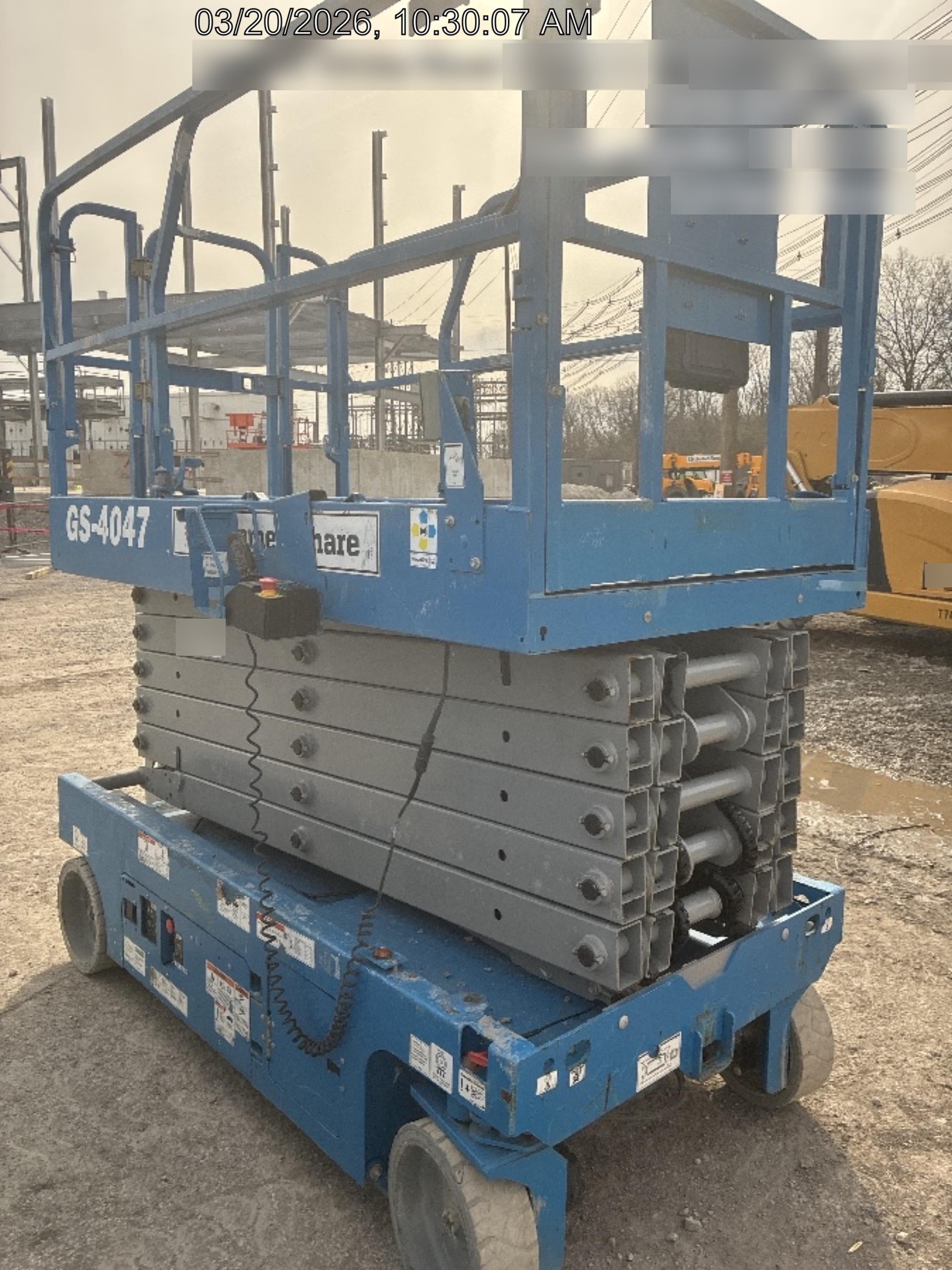 2019 Genie GS-4047 Folding rails with half height swing gate