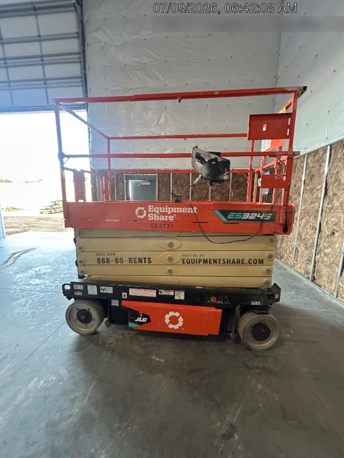 2025 JLG ES3246