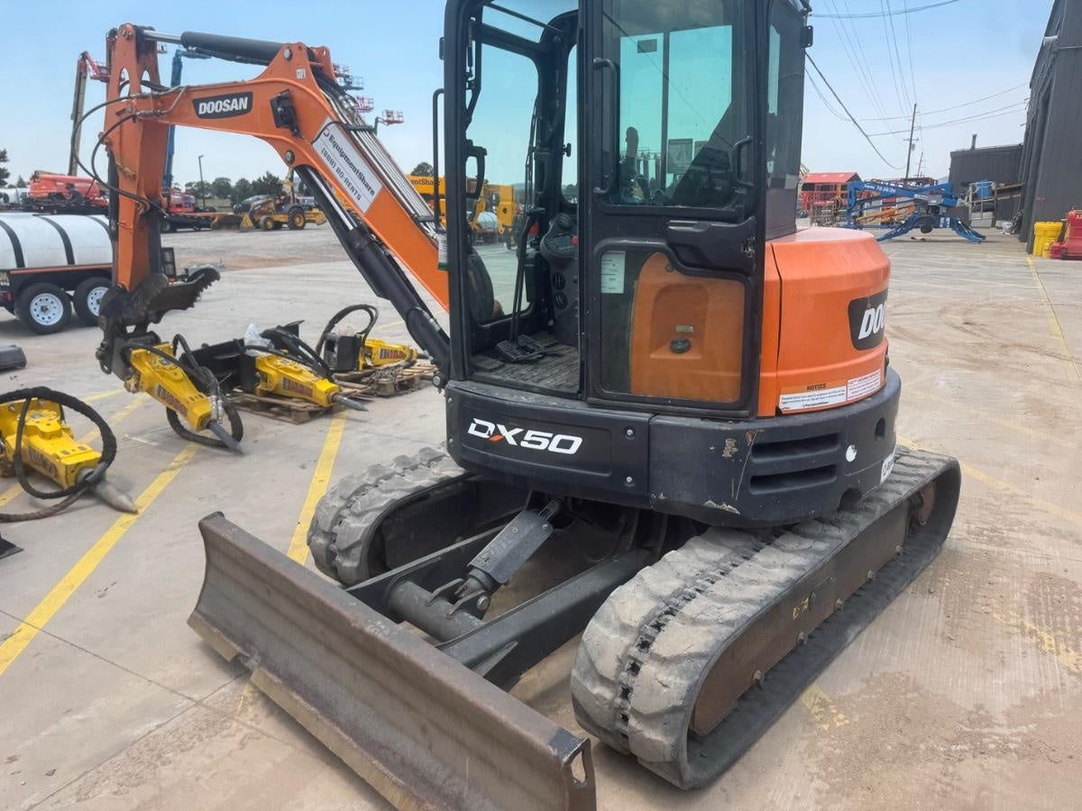 2019 DOOSAN DX50-5