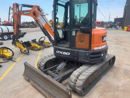 2019 DOOSAN DX50-5
