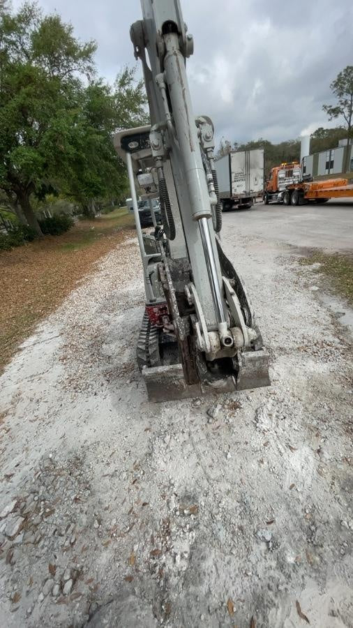2022 TAKEUCHI TB20e