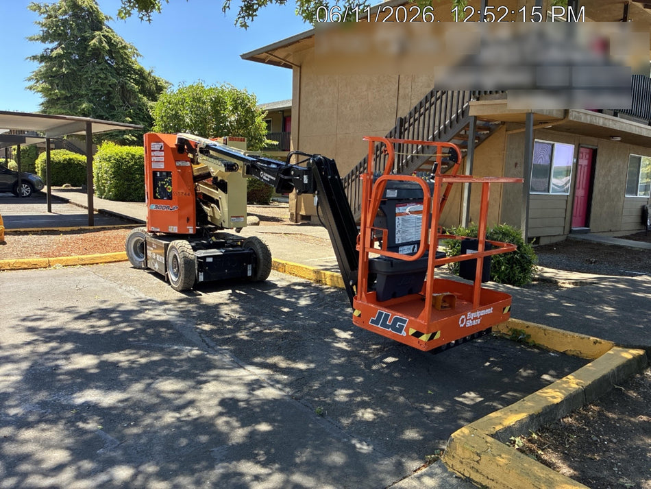 2025 JLG E300AJP