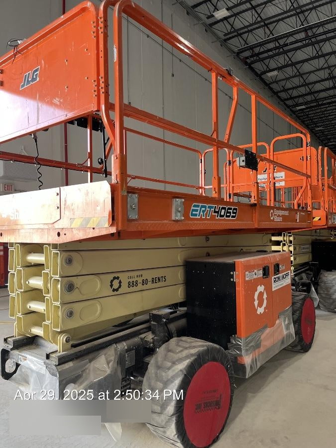 2023 JLG ERT4069