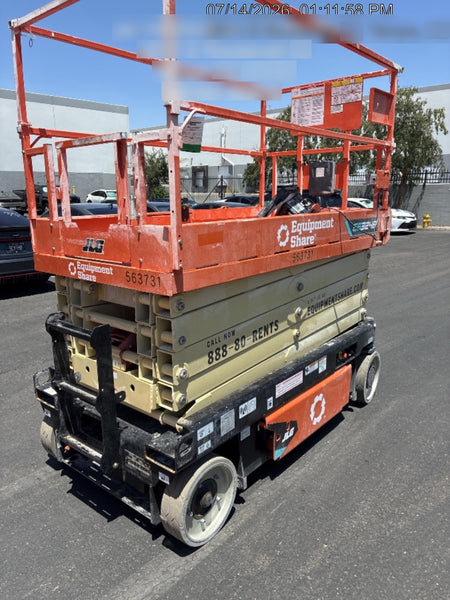 2025 JLG ES3246