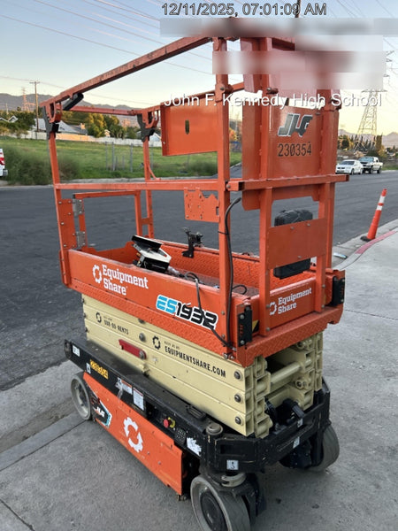 2022 JLG ES1932