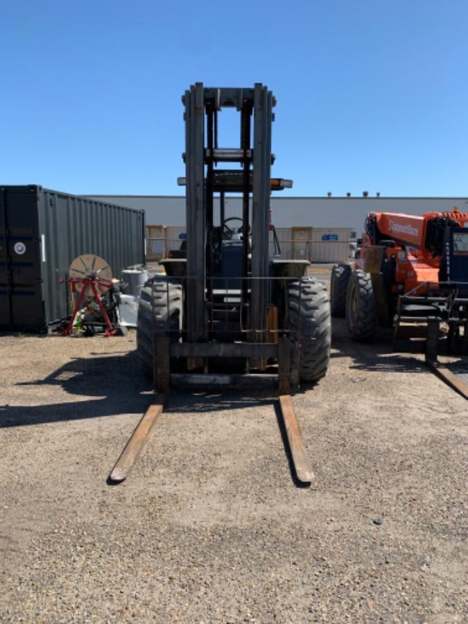 2019 CASE 588H