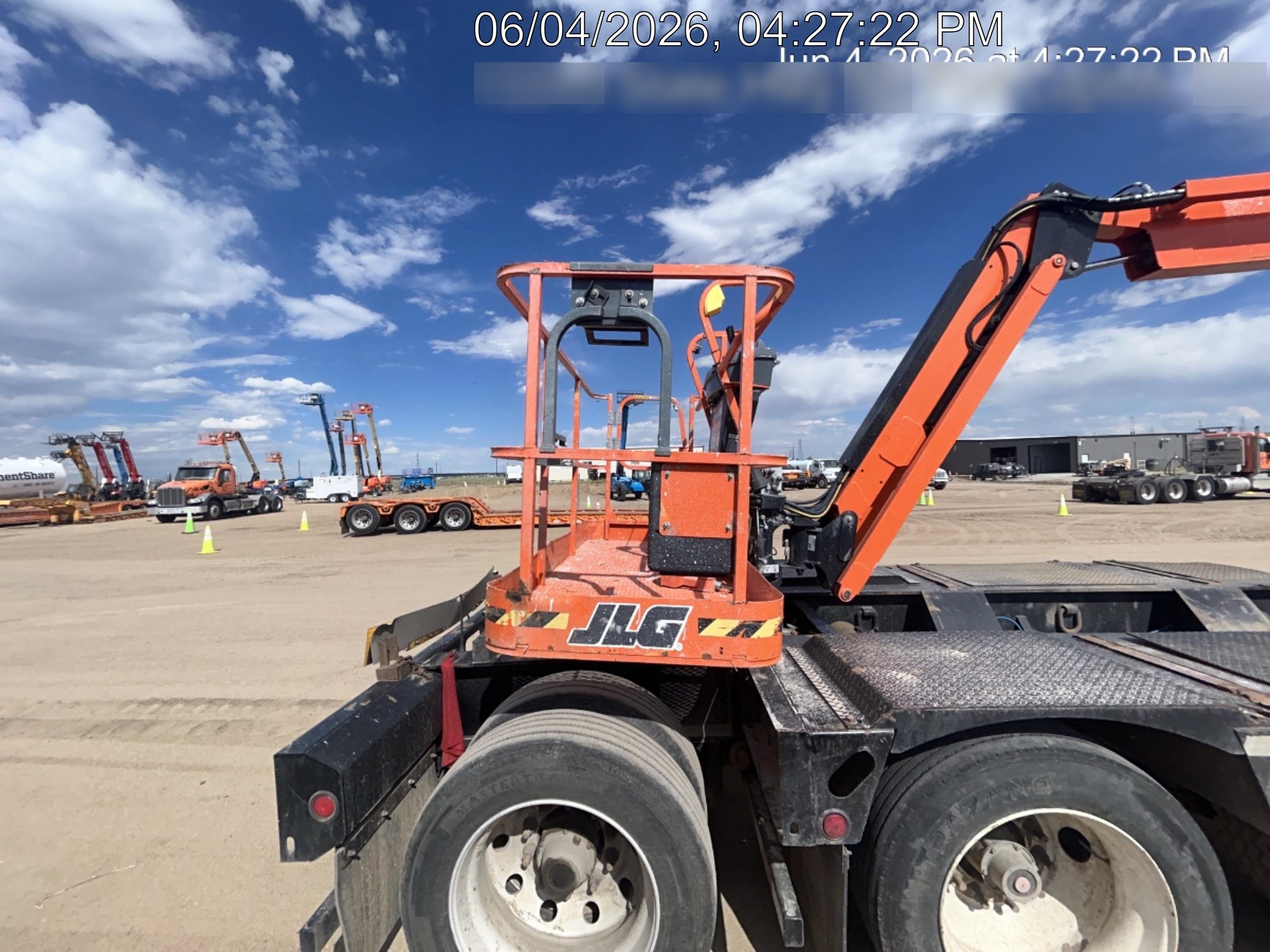 2023 JLG 800AJ
