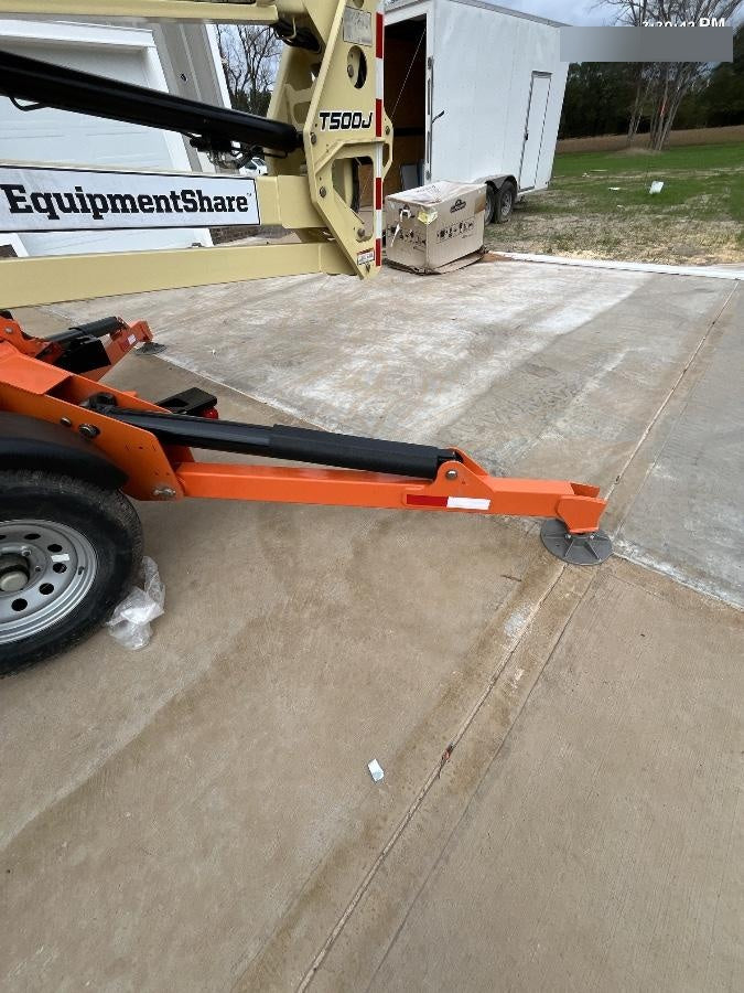 2023 JLG T500J