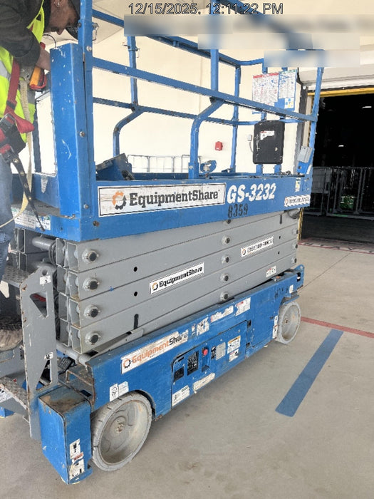 2018 Genie GS-3232 Genie GS3232 Lift w/Folding Rails and Swing Gate