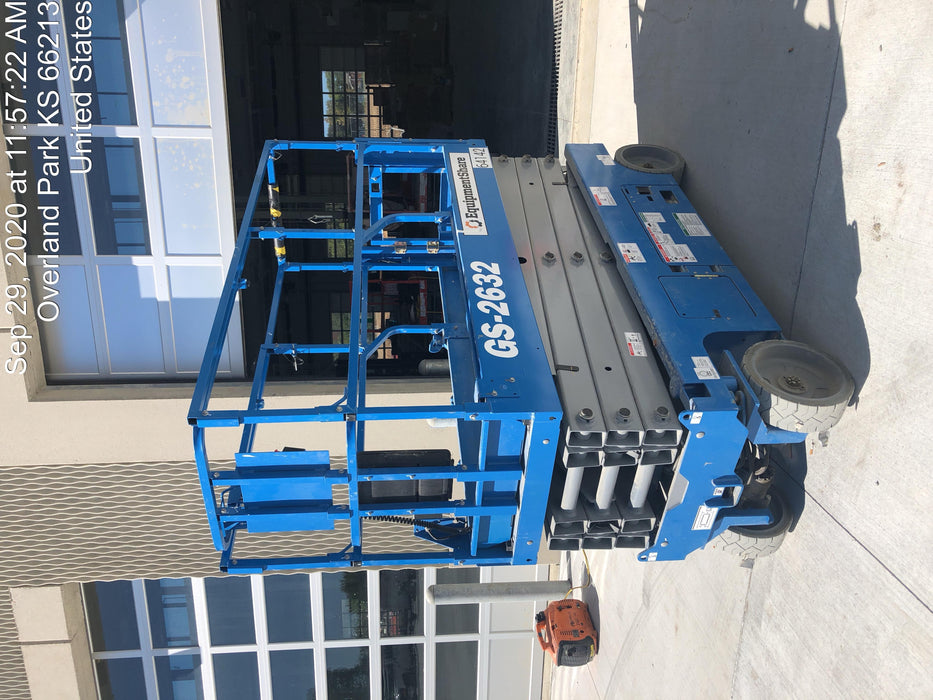 2020 Genie GS-2632 Standard, Folding half height swing gate