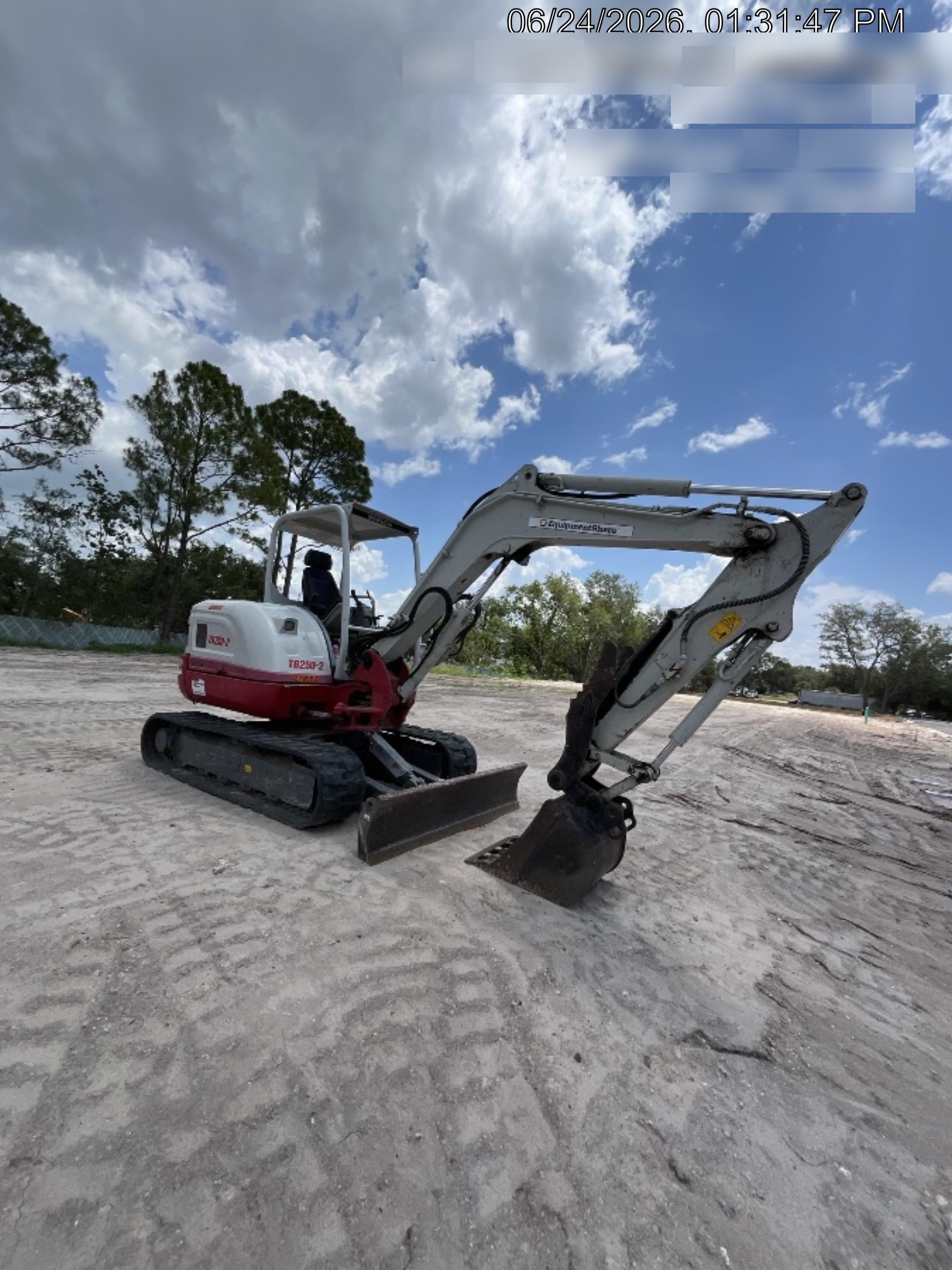 2022 TAKEUCHI TB250-2R