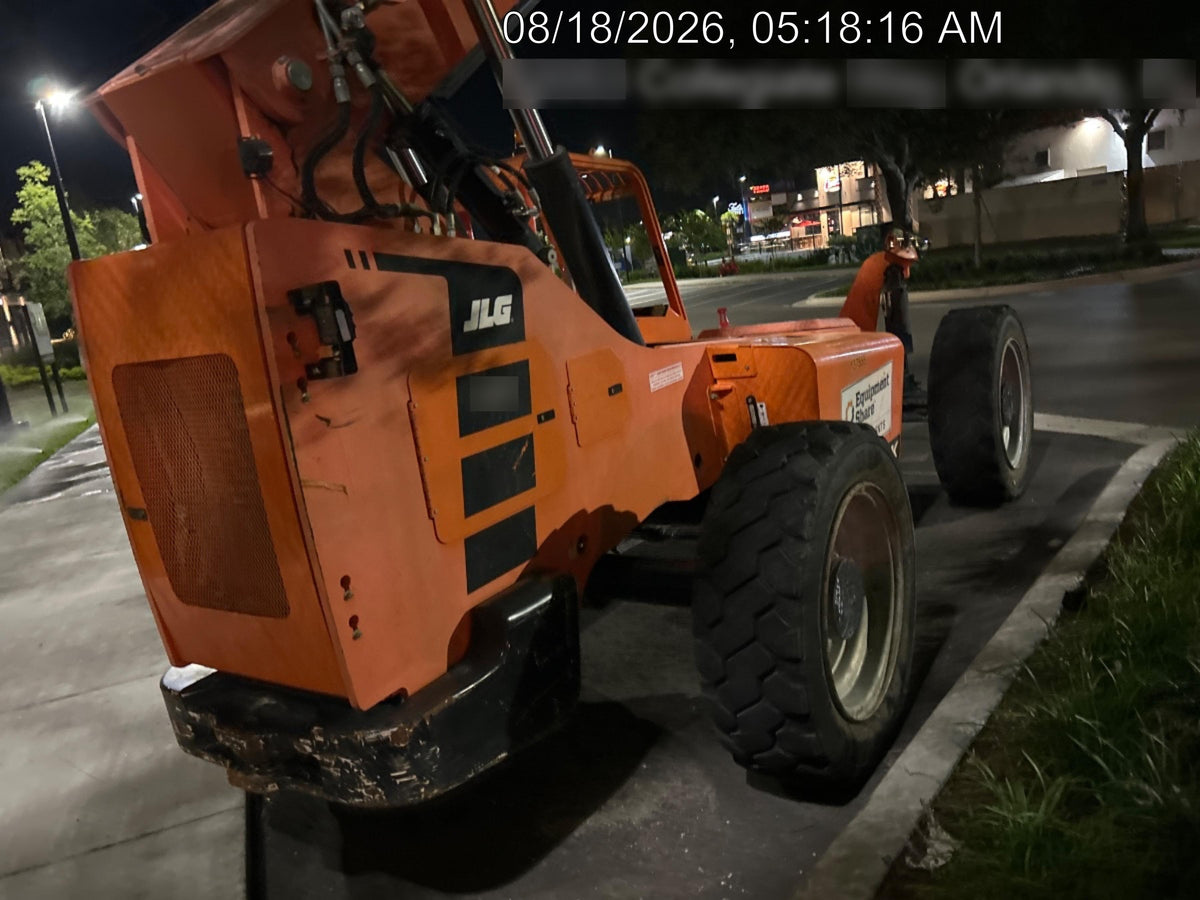 2021 JLG 8042