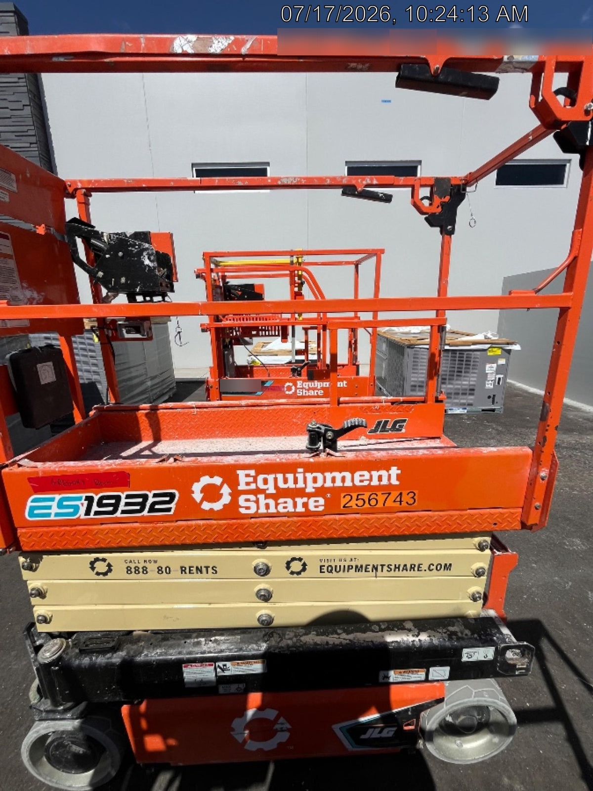 2022 JLG ES1932