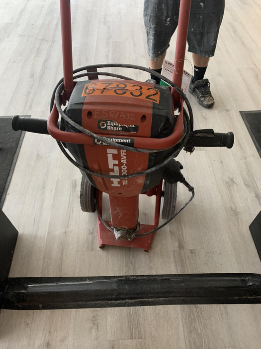 2020 HILTI TE 3000-AVR