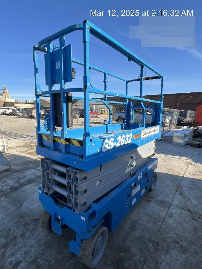 2023 GENIE GS-2632