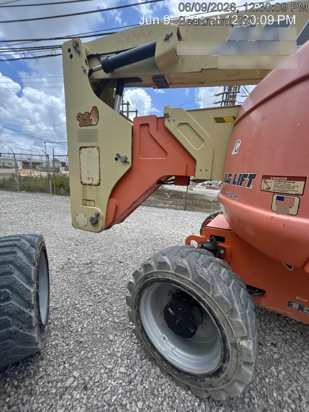 2020 JLG 800AJ