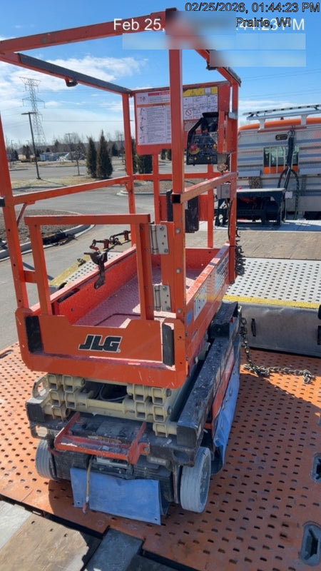 2021 JLG ES1330L