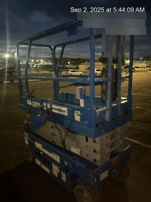 2019 Genie GS-1930 Fixed rails with chain Entry