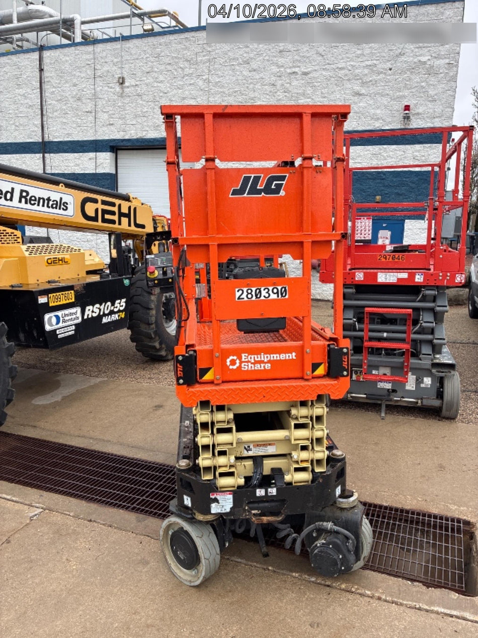 2022 JLG ES1932