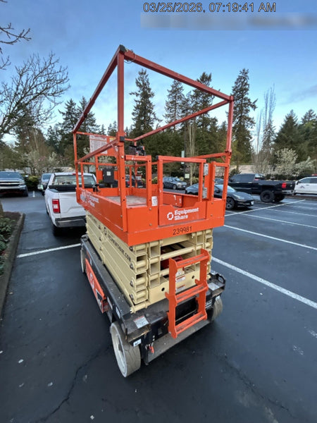 2022 JLG ES3246