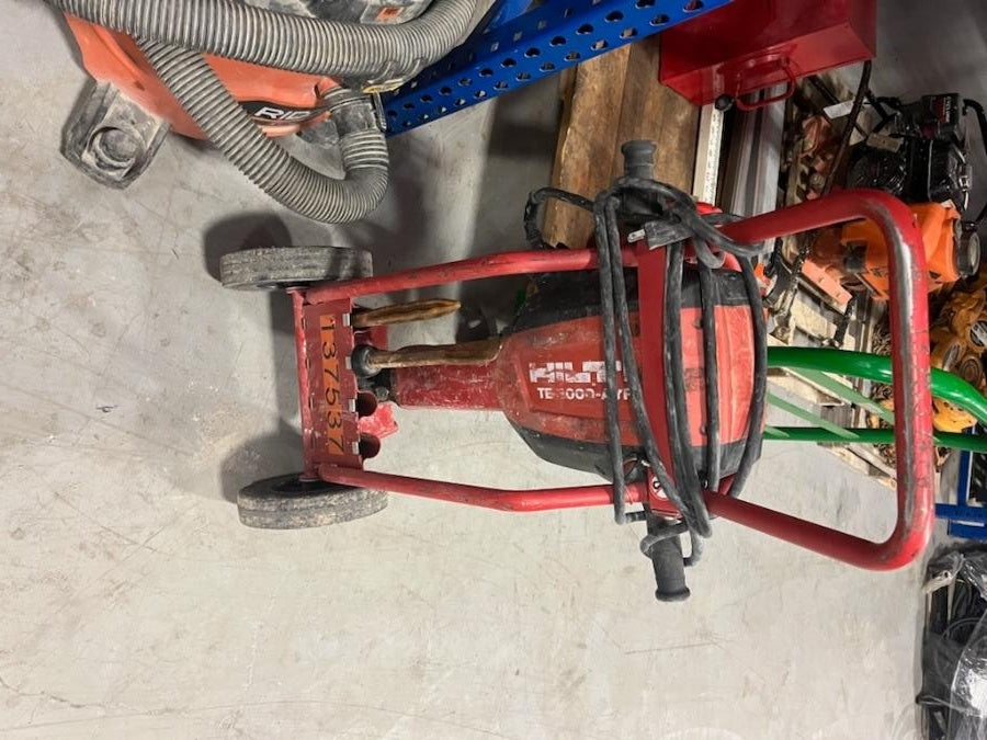 2021 HILTI TE 3000-AVR